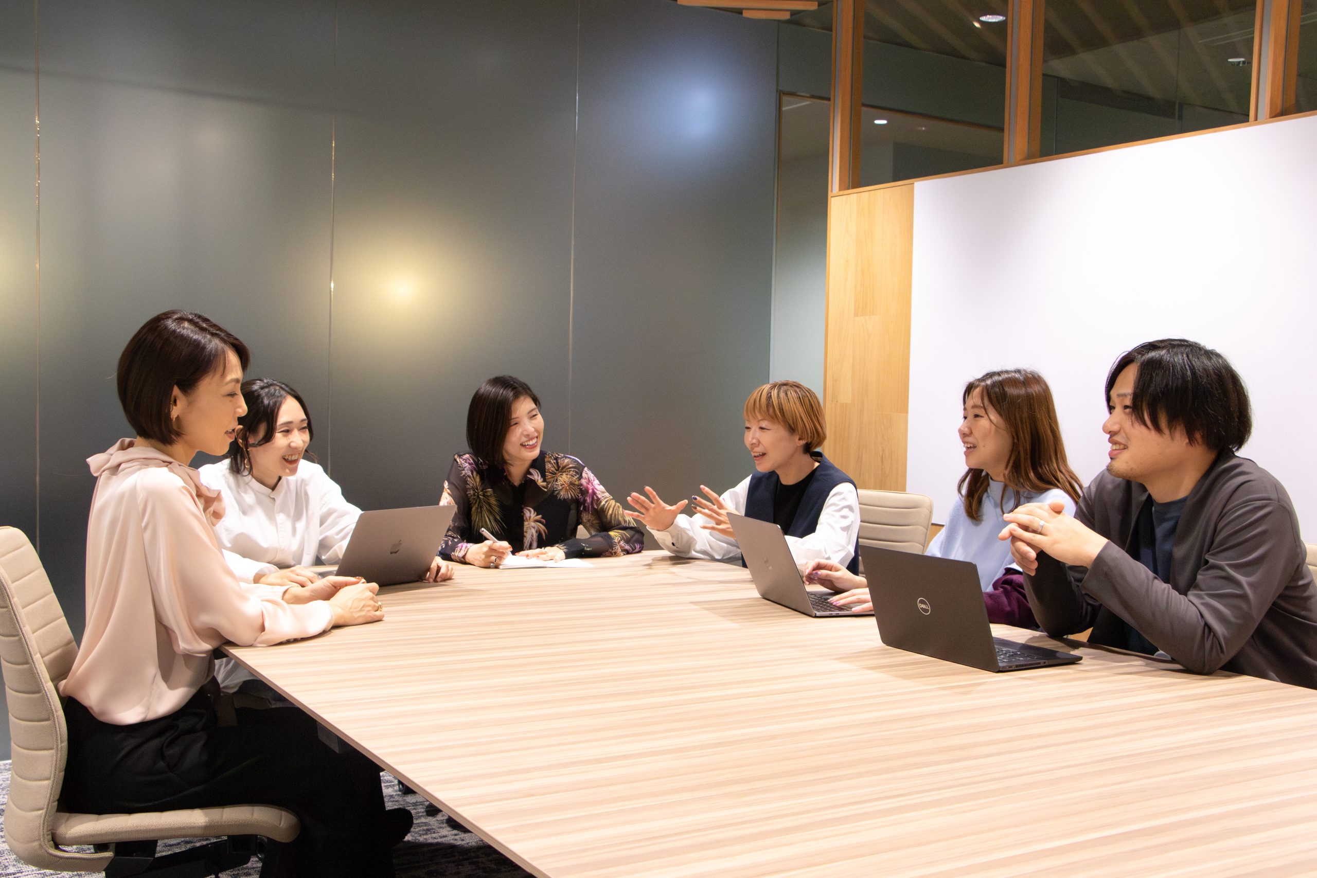 絵画　田川絵里 marbleMe開発の軌跡 – 6人の熱い思いが生んだコミュニティサービス